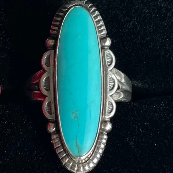Gorgeous Silver Oval Turquoise Stone Ring | Size: 5 - Picture 10 of 10